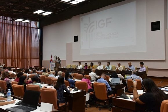 El primer Foro Nacional de Gobernanza en Internet concluyó este jueves en La Habana. El foro forma parte de los esfuerzos gubernamentales por llevar adelante el programa de informatización de la sociedad.