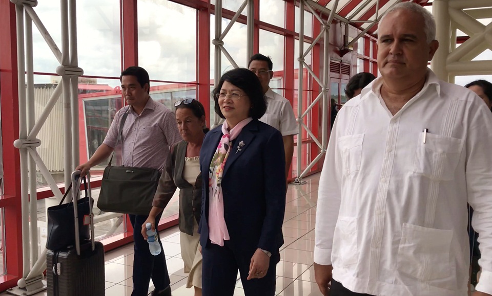 Durante su estancia de 5 días en la Isla, la alta representante del gobierno vietnamita cumplió un amplio programa de actividades, que incluyó visitas a proyectos socioeconómicos y encuentros con personalidades del ámbito político y empresarial.
