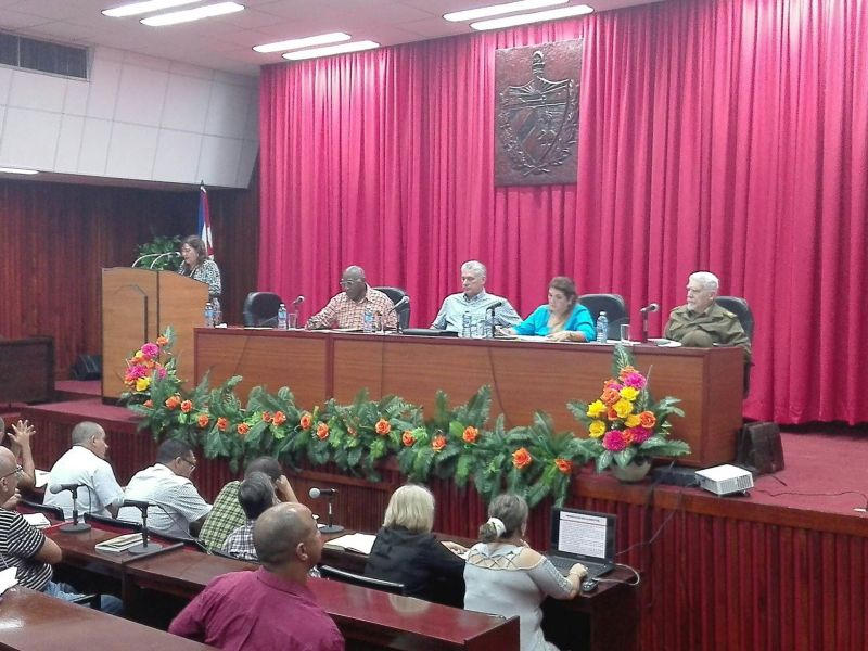 Díaz-Canel encabeza una comitiva del Consejo de Ministro que evalúa las medidas implementadas en ese territorio para mitigar los efectos de la baja disponibilidad de combustible.