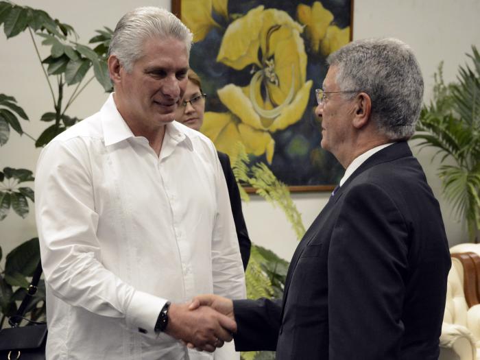Durante el intercambio Díaz-Canel destacó el papel de Fihav en el fortalecimiento de las relaciones económicas y reconoció el difícil contexto en el cual se desarrolla la cita por el recrudecimiento del bloqueo de Estados Unidos