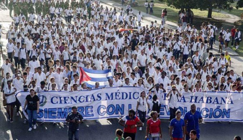 Volvieron este miércoles los jóvenes a las calles para renovar el juramento de no dejar sin contestar una injusticia como aquella, ni aquí ni en ningún sitio del planeta.