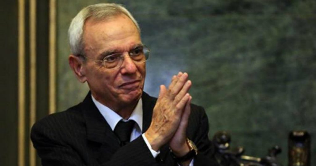 En el Palacio de los Capitanes Generales, el jefe de Estado español, entregó al Museo de la Ciudad el Pendón, tejido a mano, con el escudo de La Habana. Los monarcas recibieron una réplica de la Giraldilla, un símbolo habanero, y efectuaron una cena de retribución.