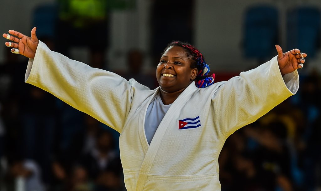 La triple medallista olímpica volvió a liderar a la escuadra cubana de judo y con una presea de plata en los +78 kg llevó a la Isla hasta el noveno puesto del medallero en una competencia donde Japón se llevó 11 de las 14 coronas en disputa.