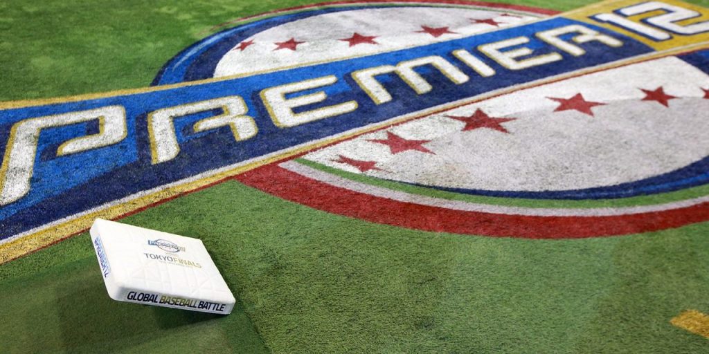 Bola Viva martes 6:30 pm por Tele Rebelde y Cubavisión Internacional. Retransmisión miercoles 1,5, 9am por Cubavision Internacional.9Ñ05am por Tele Rebelde