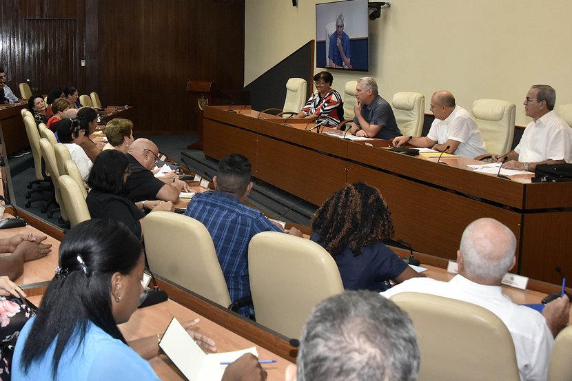 Acercar a los estudiantes a la historia, que la entiendan, la aprehendan y la sientan con el corazón, es un reto constante en el quehacer cotidiano de maestros y profesores de la enseñanza cubana.