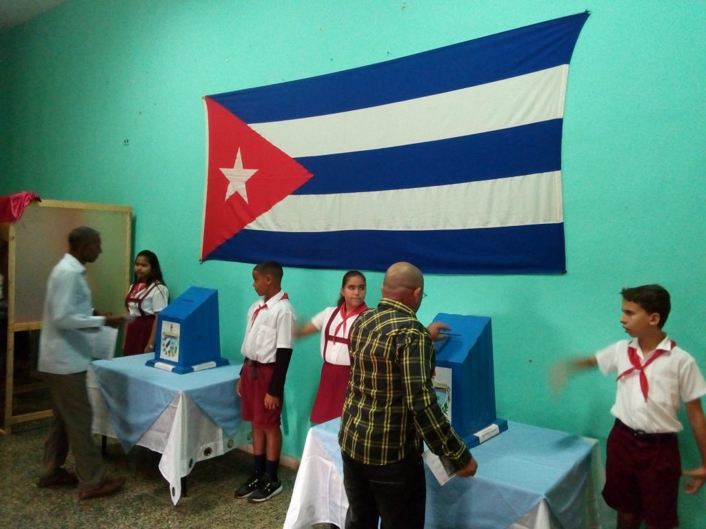 La elección de las nuevas autoriades es un paso adelante en la institucionalidad; y su desempeño, más allá de la consagración y la práctica proba, debe tener el valor agregado de la previsión, de la luz larga para el desarrollo.