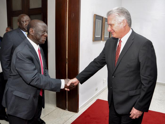 En un ambiente de cordialidad, ambas partes dialogaron sobre las históricas relaciones de amistad entre los dos pueblos; y reiteraron la voluntad mutua de continuar impulsando los vínculos políticos, de solidaridad y cooperación.