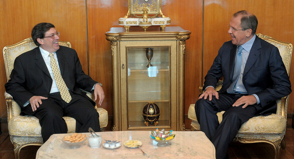 Las dos partes también debatieron el desarrollo de la cooperación estratégica entre Moscú y La Habana, incluida la colaboración en la lucha contra el coronavirus.