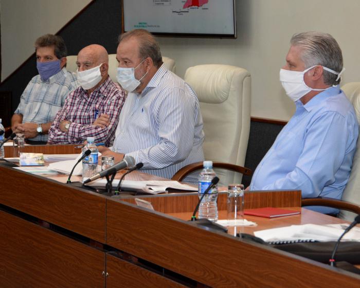 El Jefe de Estado insistió en la importancia de que «exista honestidad por parte de la población cuando se hace el pesquisaje, y que realmente digan los síntomas que tienen, y también la situación en que se encuentre cualquier persona en la casa, para no ocultar la información.