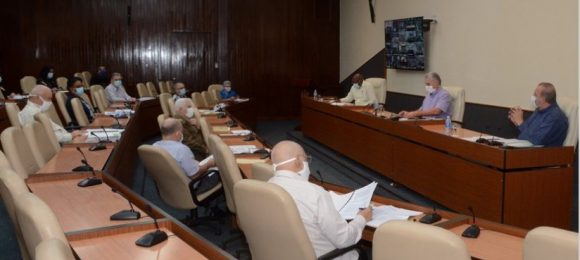 el enfrentamiento a la COVID-19 ha ratificado la importancia de mantener como principios de trabajo aspectos determinantes para el futuro del país, como la planificación, el ahorro, el enfrentamiento a la corrupción y las ilegalidades