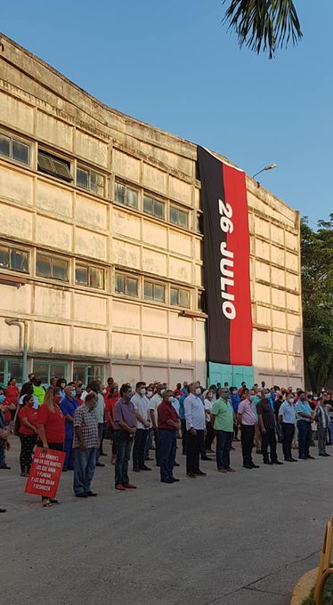 El Primer Secretario del Comité Central del Partido y Presidente de la República de Cuba, Miguel Díaz-Canel Bermúdez, visita centros de vital importancia para el país como la Empresa Eléctrica de La Habana y el Centro de Inmunología Molecular.
