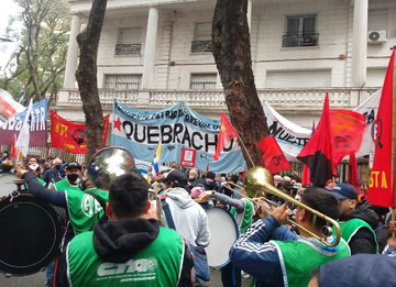 Organizaciones como el Grupo de Puebla, las Madres de la Plaza de Mayo y la Alianza Bolivariana para los Pueblos de Nuestra América-Tratado de Comercio de los Pueblos (ALBA-TCP) llamaron al respeto de la soberanía de la isla.