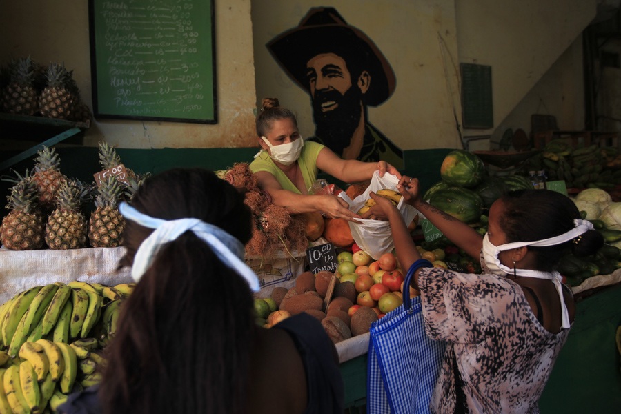 Se trata de estimular al máximo la producción agropecuaria con la eliminación de trabas, con mecanismos novedosos e innovadores que reconocen a todos los participantes del proceso, apoyan a los municipios y al desarrollo local, agregó.