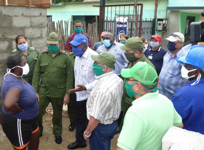 Salvador Valdés Mesa insistió en priorizar la atención a las familias vulnerables y en ese propósito dijo que el papel de los delegados de circunscripción es fundamental.