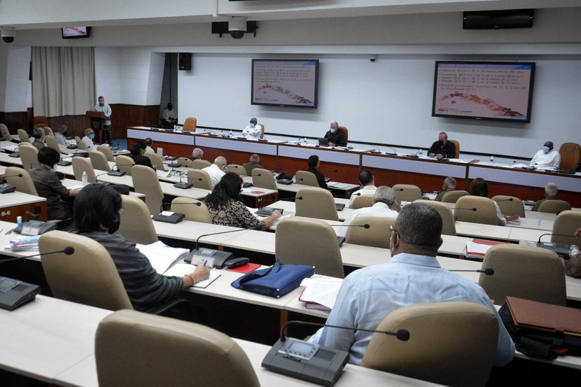 Como parte de la agenda de la reunión del máximo órgano de Gobierno, el ministro del Comercio Exterior y la Inversión Extranjera, Rodrigo Malmierca Díaz, presentó una propuesta para actualizar la Política de la inversión extranjera en el país