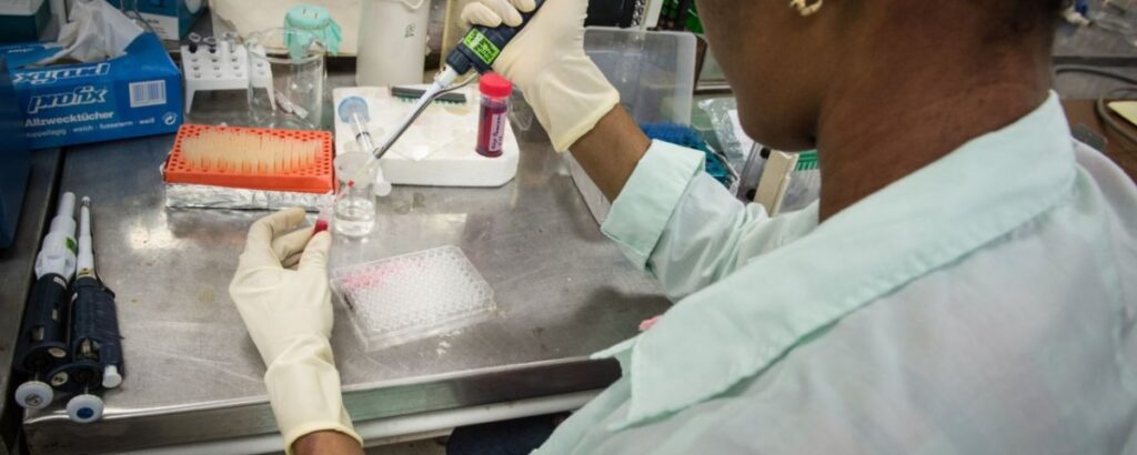 En la apertura de la XI Reunión del Grupo de Trabajo en Biotecnología Cuba-China, el vice primer ministro Jorge Luis Perdomo Di-Lella afirmó que la cooperación en los campos biotecnológico y farmacéutico es un pilar de las relaciones entre ambos países.