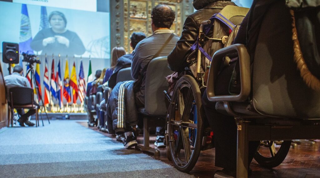 Ponentes de 14 países, con representación de los cinco continentes intervienen el evento que tiene por sede el Hotel Nacional, para compartir experiencias en el trabajo con personas con discapacidad y eliminar barreras de distinta índole.