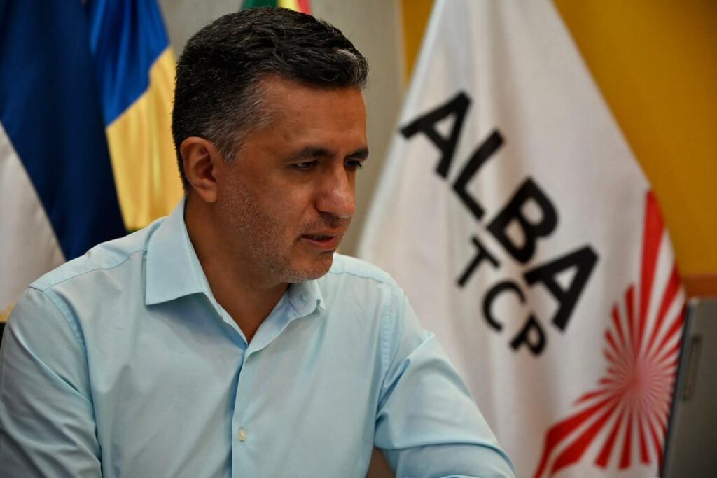 Llorenti abordó el tema de los objetivos a priorizar el próximo año 2022, entre ellos la complementación económica  con el relanzamiento de los programas del ALBA , la colectividad , la reactivación de PetroCaribe