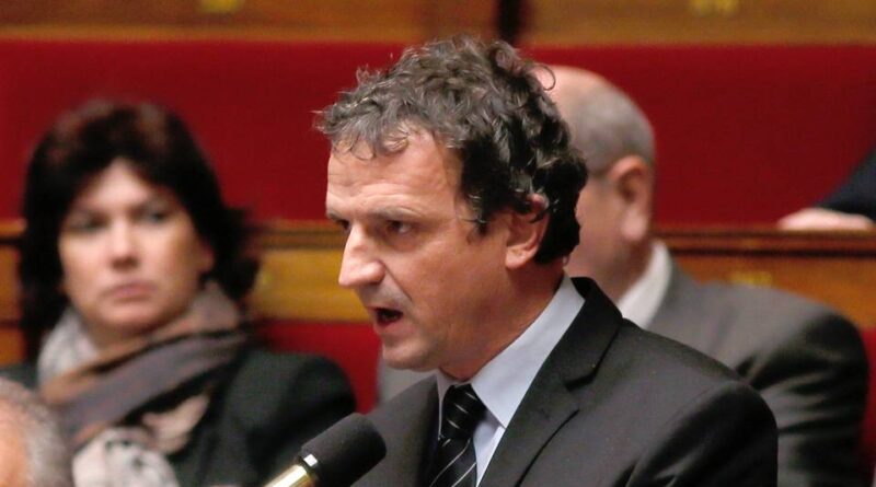 El presidente del Grupo de Amistad Francia-Cuba en la Asamblea Nacional, François-Michel Lambert, mediante una carta, instó a la Eurocámara a no prestarse para la maniobra, con la cual, consideró, ese foro se subordina a los intereses de Estados Unidos.