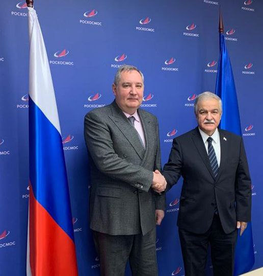 El director general de la Agencia Espacial Rusa (Roscosmos), Dmitri Rogozin, conversó hoy con el embajador de Cuba en este país, Julio Garmendía, sobre el desarrollo de la cooperación en el sector espacial