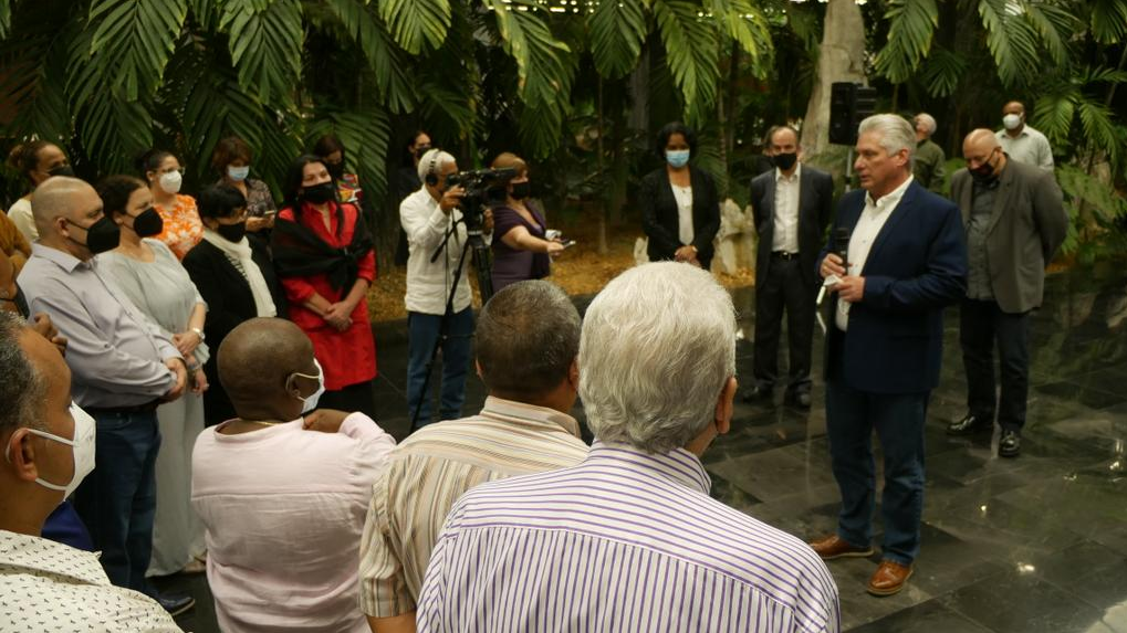 El mandatario le manifestó a los invitados que el encuentro “tiene mucho que ver con la energía, con el ánimo, con las emociones que nos dejó el recientemente clausurado Festival de Jazz”.