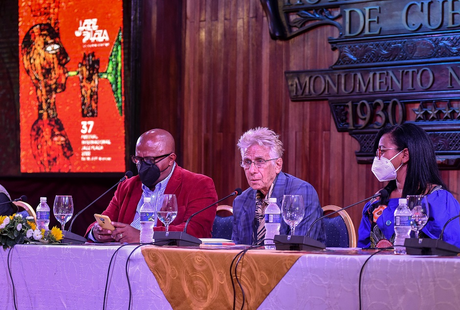 El músico y compositor cubano, residente en EE.UU., Ignacio “Nachito” Herrera abrirá las sesiones jazzísticas en la sala Avellaneda del Teatro Nacional acompañado por un talentoso elenco de instrumentistas que conforman la agrupación Habana Jazz.