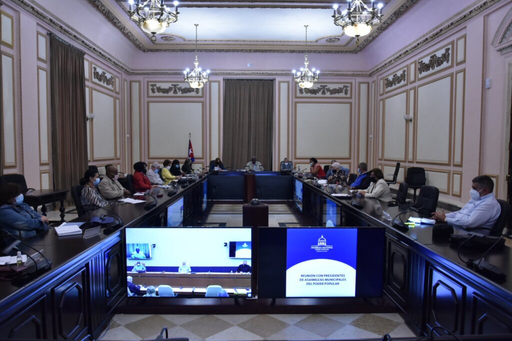 El Presidente de la República, Miguel Díaz-Canel aseguró que este año 2022 el Gobierno prioriza acciones para incrementar la producción, contrarrestar la inflación, perfeccionar los presupuestos municipales y avanzar en programas sociales.